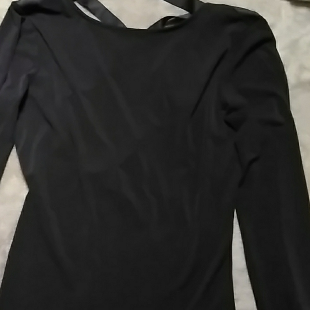 Open back - Picture 2 of 3